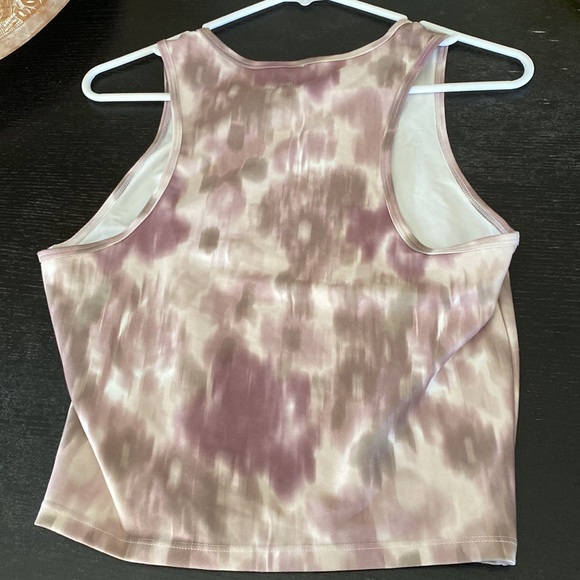 NWOT balance collection crop. Size L - Picture 2 of 6